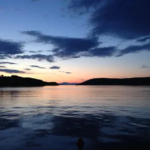 Tariba 3* Supetarska Draga