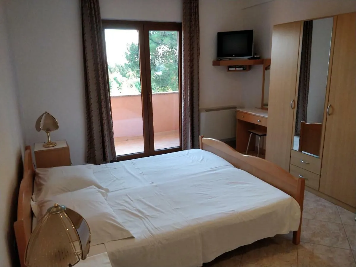 Guest House Caterina Porec 3*,